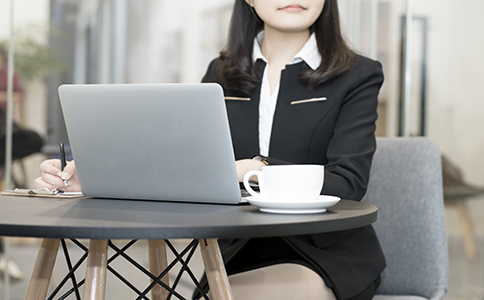 剛開(kāi)始創(chuàng)業(yè)，注冊(cè)公司還是注冊(cè)個(gè)體工商戶？