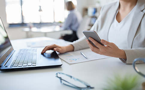 若公司注冊尋求代理服務，那么還需支付千元左右的代理服務費用